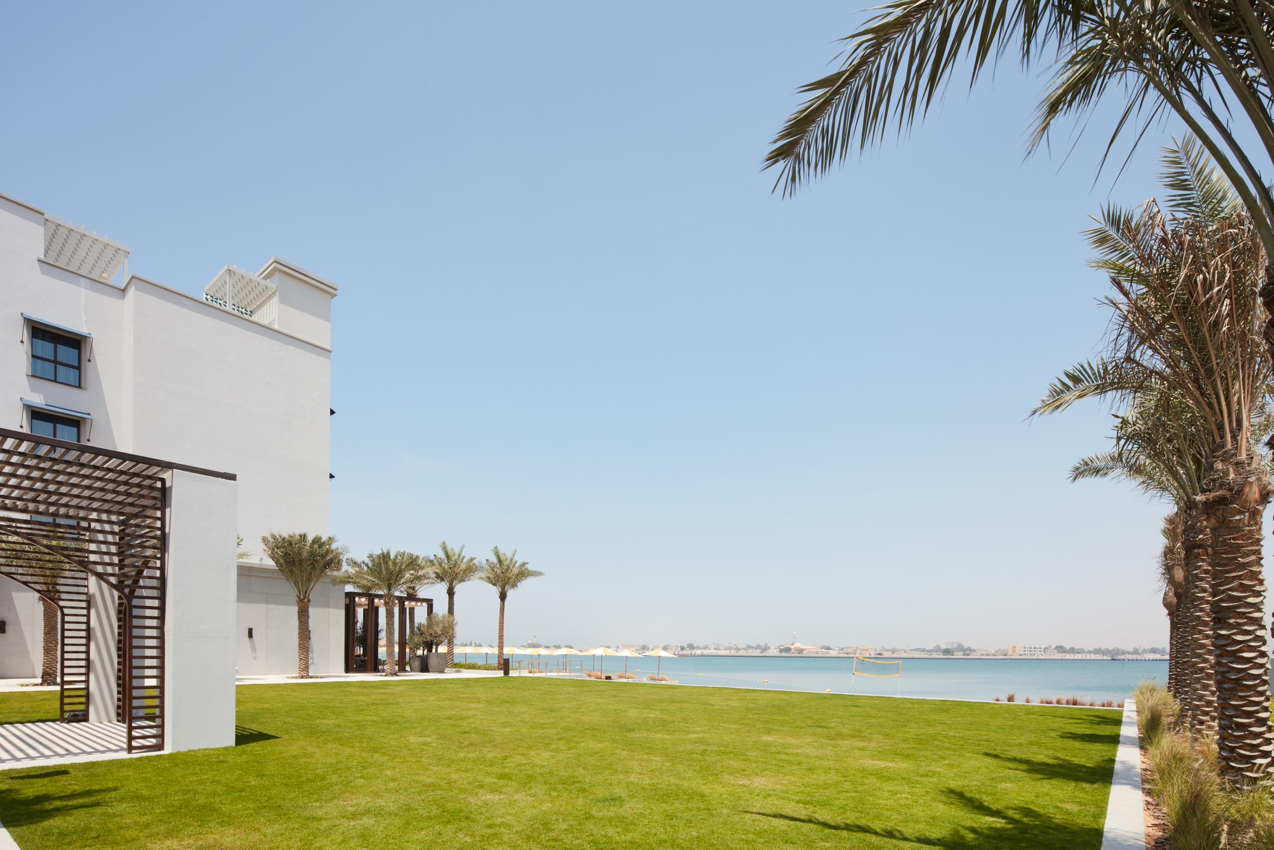 Vida Beach Resort Umm Al Quwain Ngoại thất bức ảnh View of the beach at the Jumeirah Islands